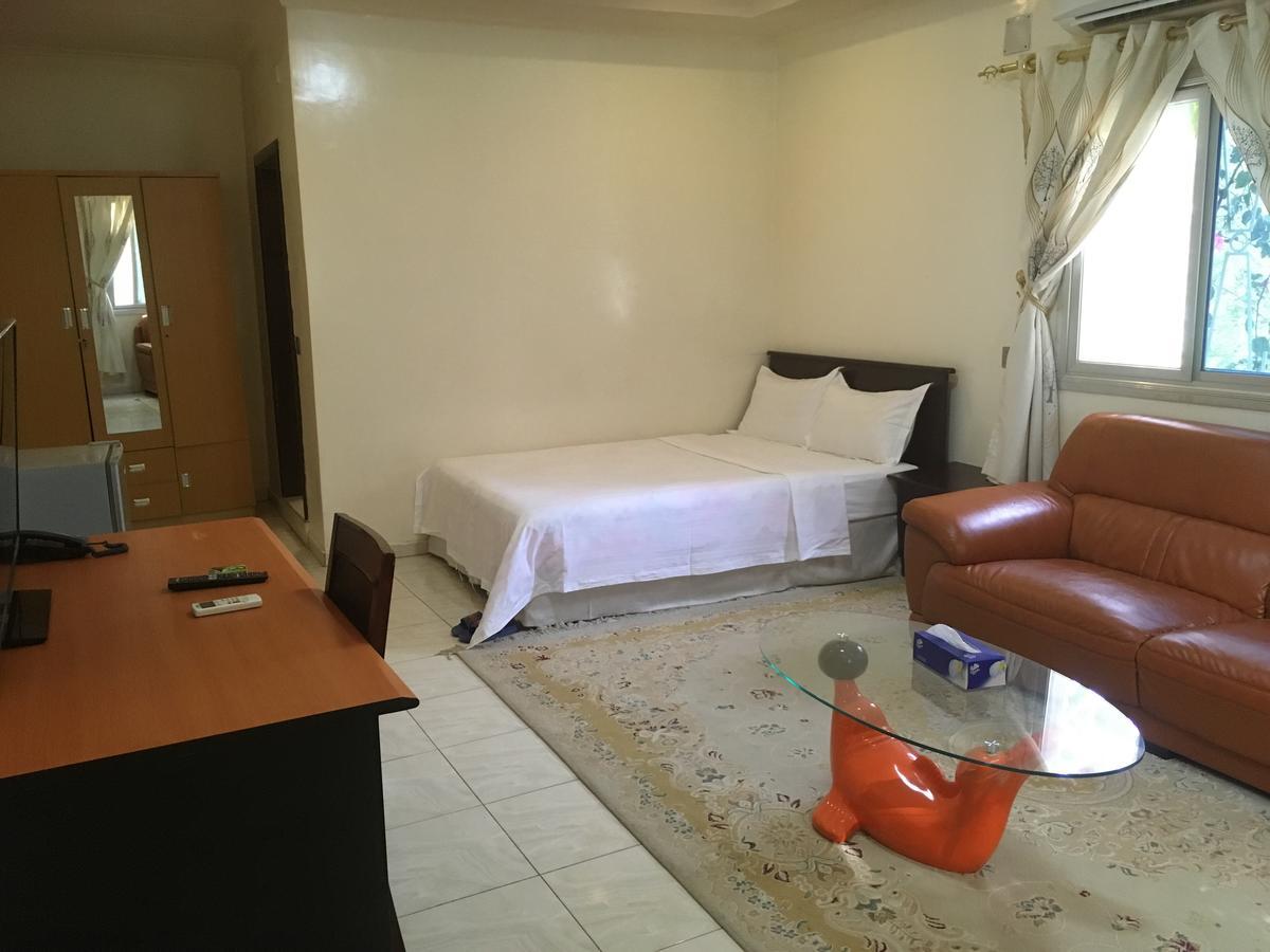 Shanghai Hotel N'Djamena Exterior photo